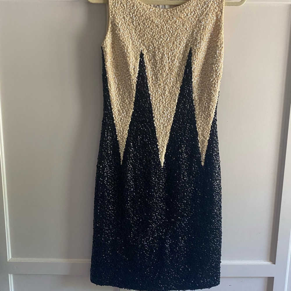 Vintage NT Made in Hong Kong sequined cocktail dress. GORGEOUS! Size 2-4?